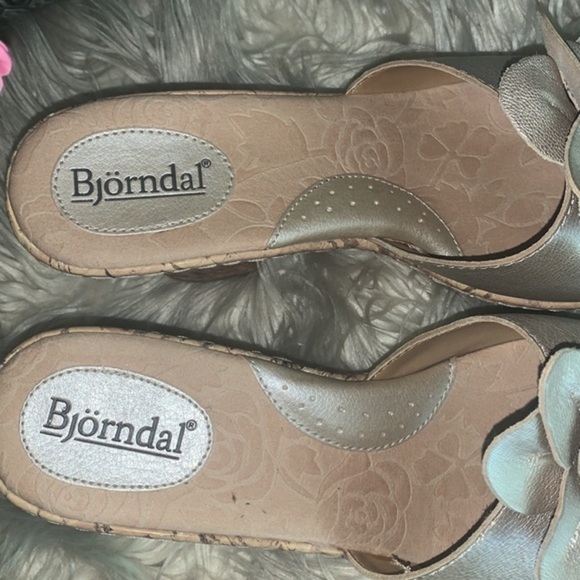 Bjorndal Leia Sandals Cork Heel Pewter Leather with Flower Detail Woman’s 9M - Picture 11 of 14